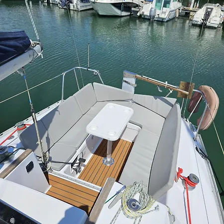 Num Veleiro Em 船上ホテル リスボン