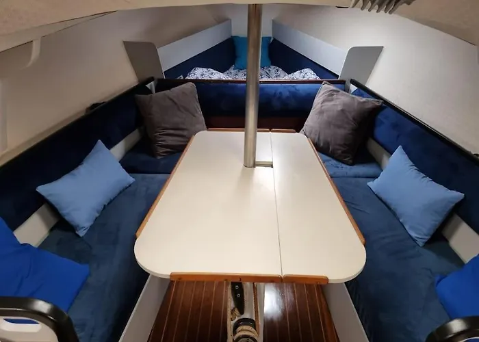 Num Veleiro Em Botel Lisbona