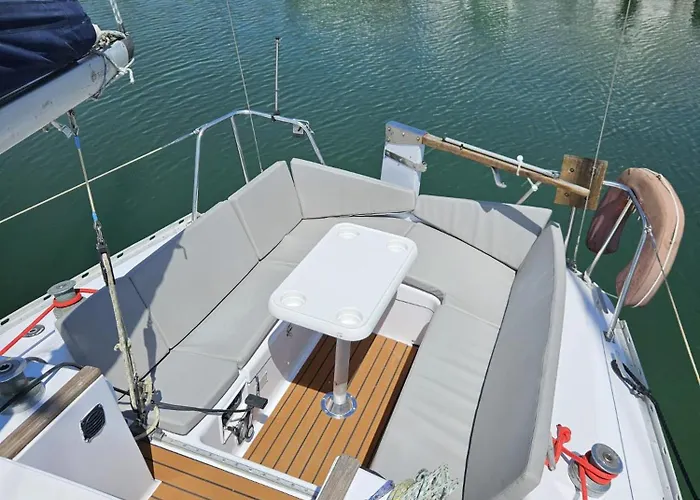 Num Veleiro Em Botel Lisbona