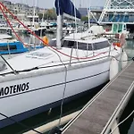 Bateau-hôtel Num Veleiro Em Lisboa